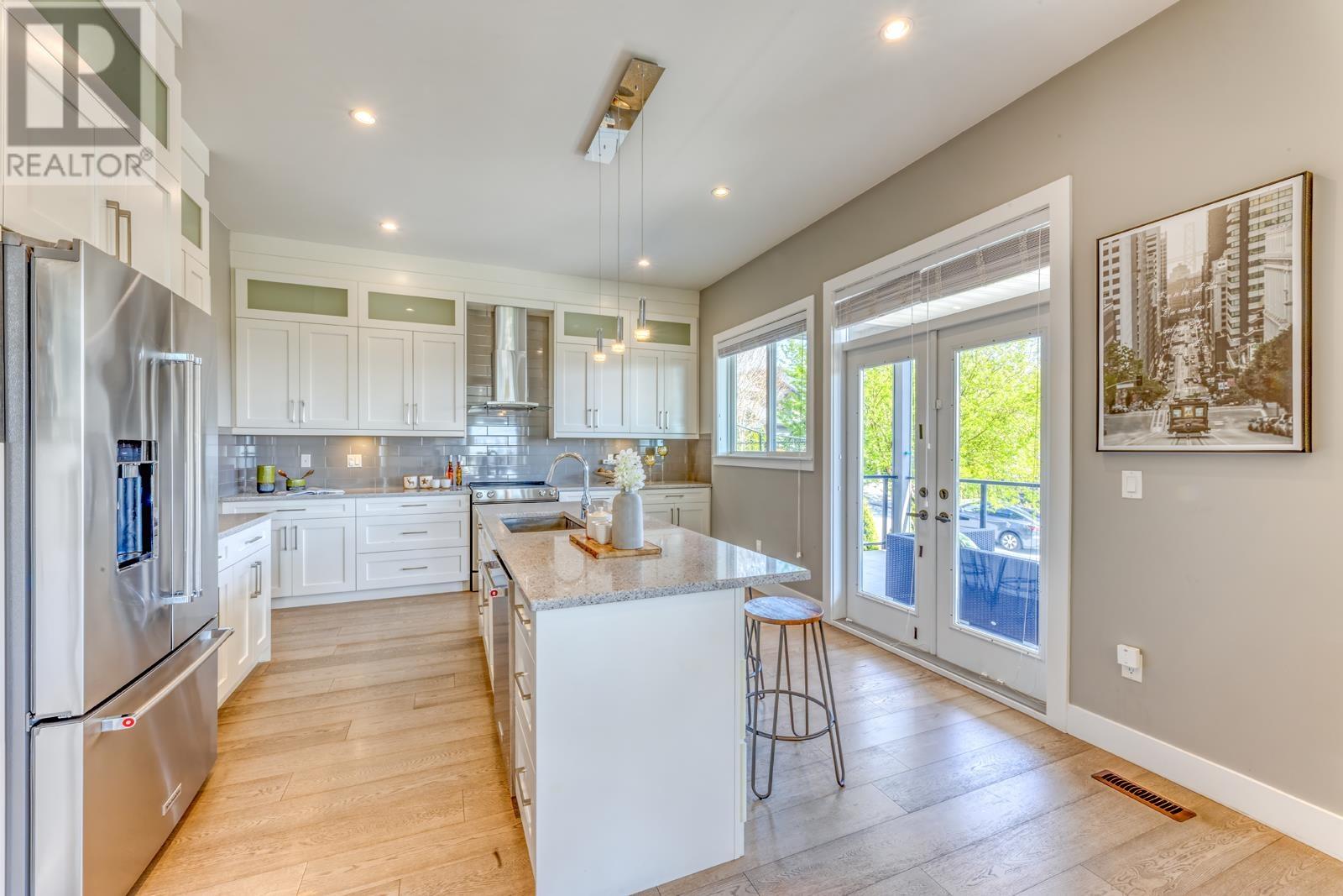 1438 Strawline Hill Street, Coquitlam, British Columbia  V3E 0L6 - Photo 6 - R2992814