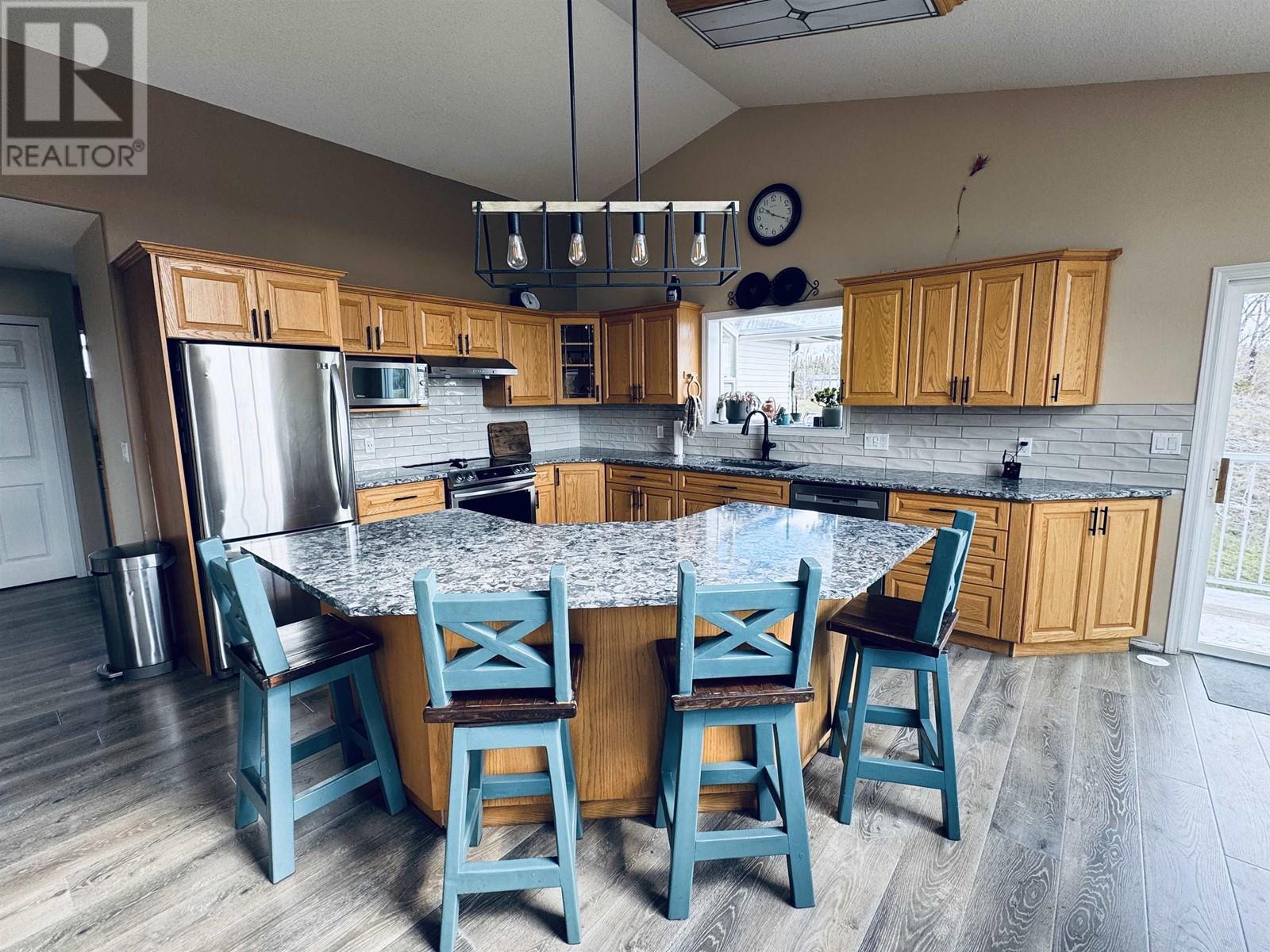 977 Isnardy Road, Williams Lake, British Columbia  V2G 4W9 - Photo 3 - R2992864