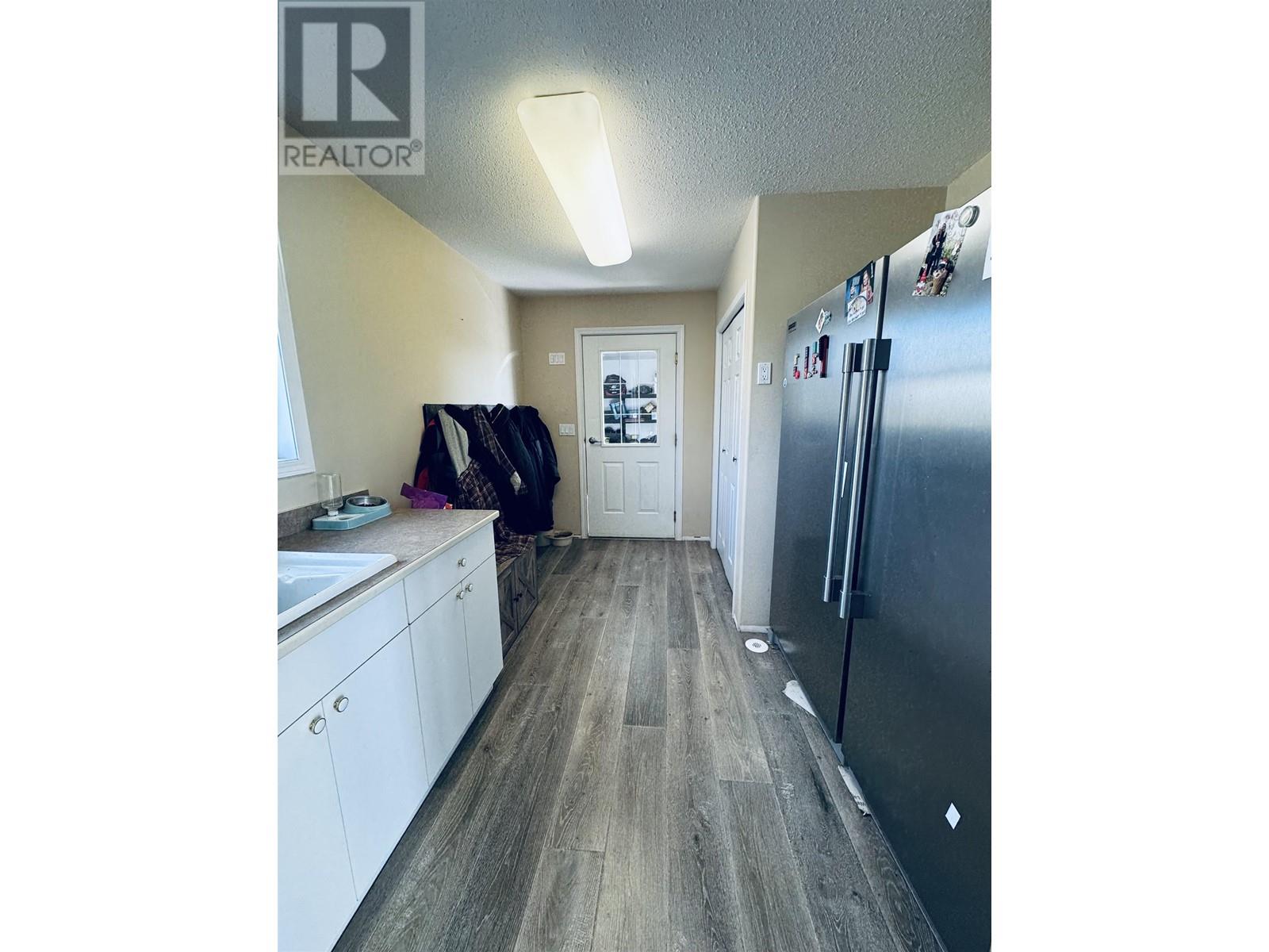 977 Isnardy Road, Williams Lake, British Columbia  V2G 4W9 - Photo 13 - R2992864