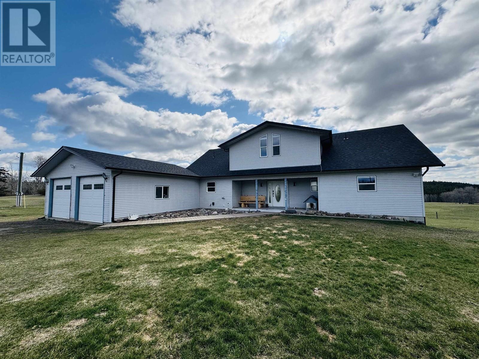 977 Isnardy Road, Williams Lake, British Columbia  V2G 4W9 - Photo 1 - R2992864