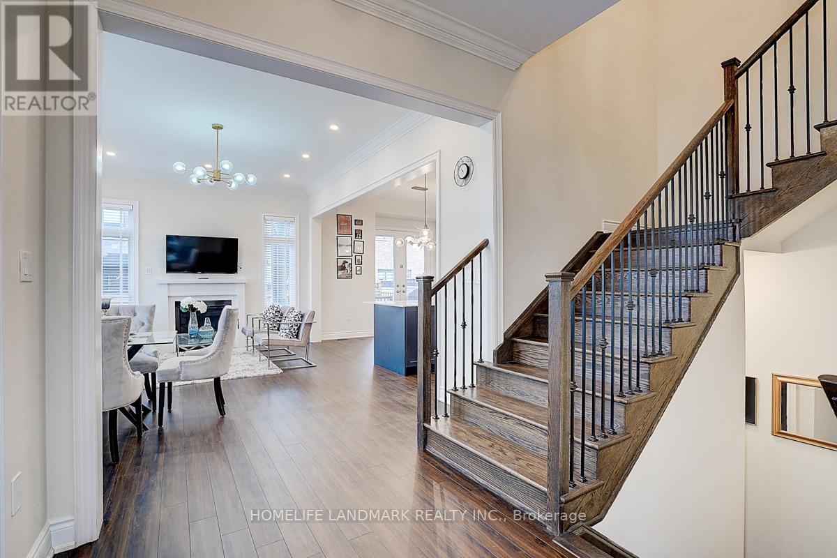 1301 Felicity Gardens, Oakville, Ontario  L6M 5L6 - Photo 8 - W12097550