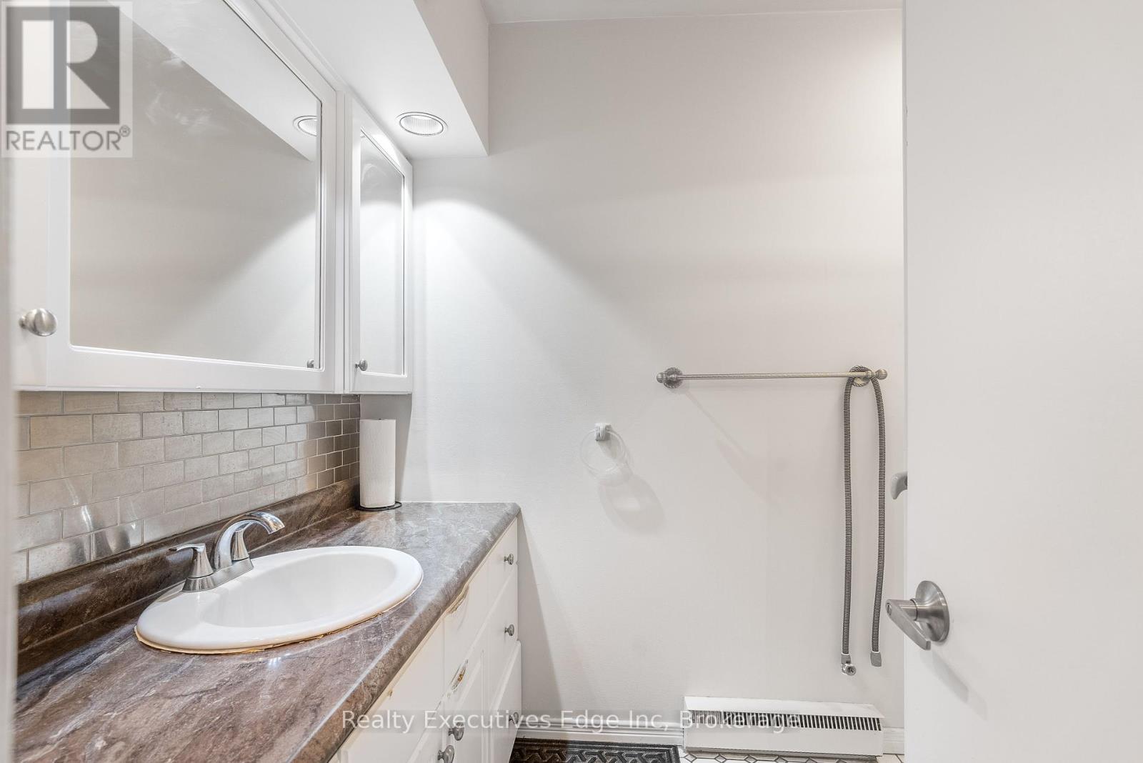 9a Hampton Street, Brantford, Ontario  N3S 7J2 - Photo 31 - X12097568