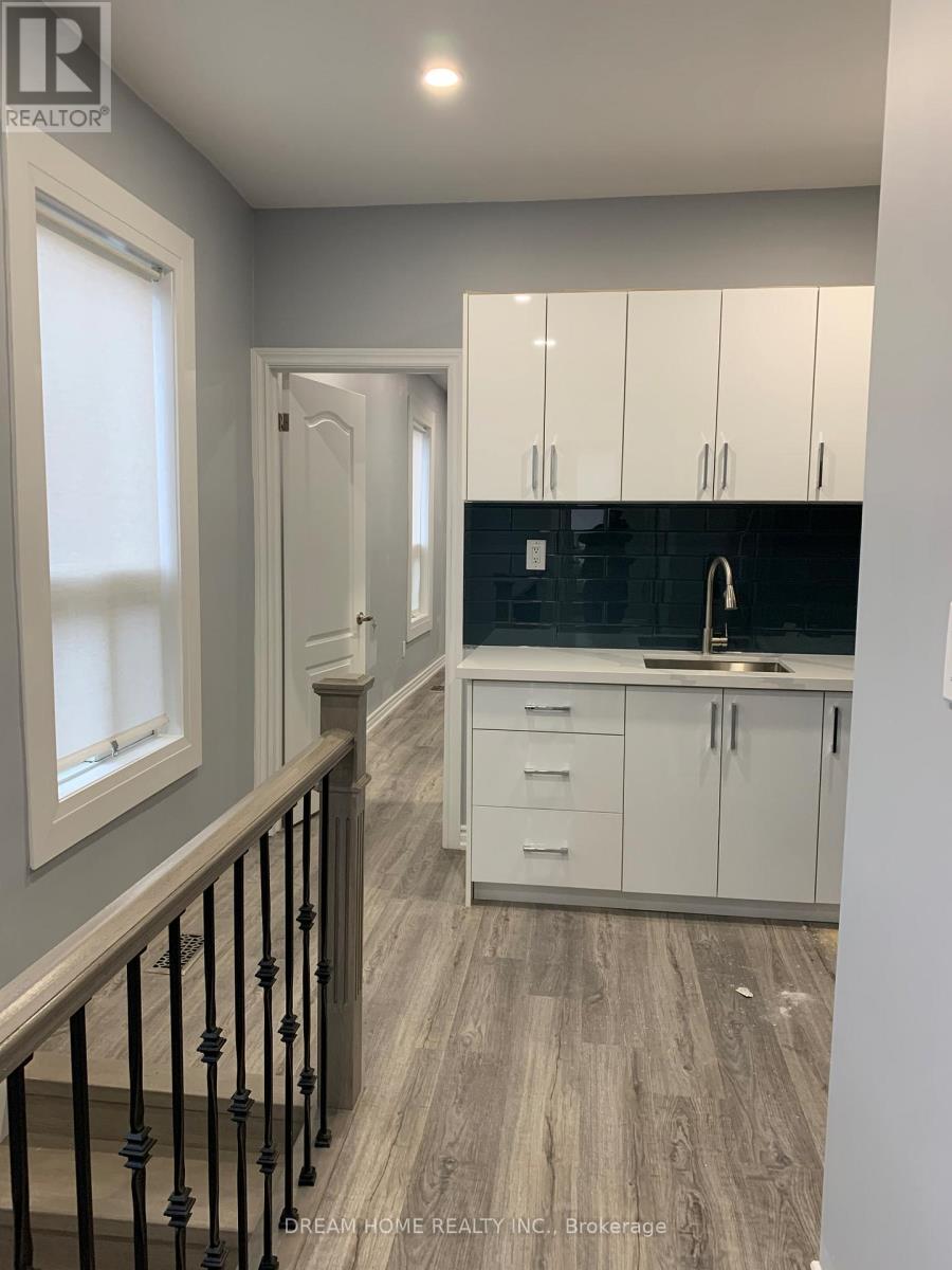 201 - 26 Glasgow Street, Toronto, Ontario  M5T 2B9 - Photo 2 - C12097554