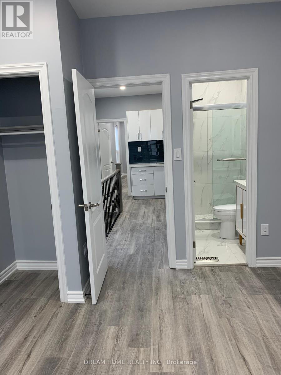 201 - 26 Glasgow Street, Toronto, Ontario  M5T 2B9 - Photo 4 - C12097554