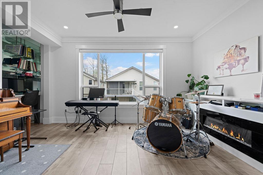 23079 Cliff Avenue, Maple Ridge, British Columbia  V2X 3L9 - Photo 3 - R2992839