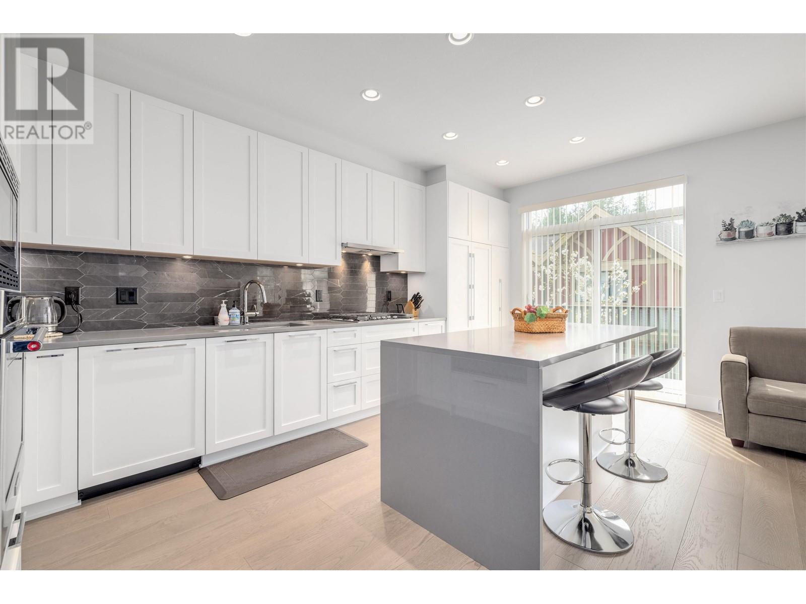 6 3306 Princeton Avenue, Coquitlam, British Columbia  V3E 0M9 - Photo 8 - R2992859