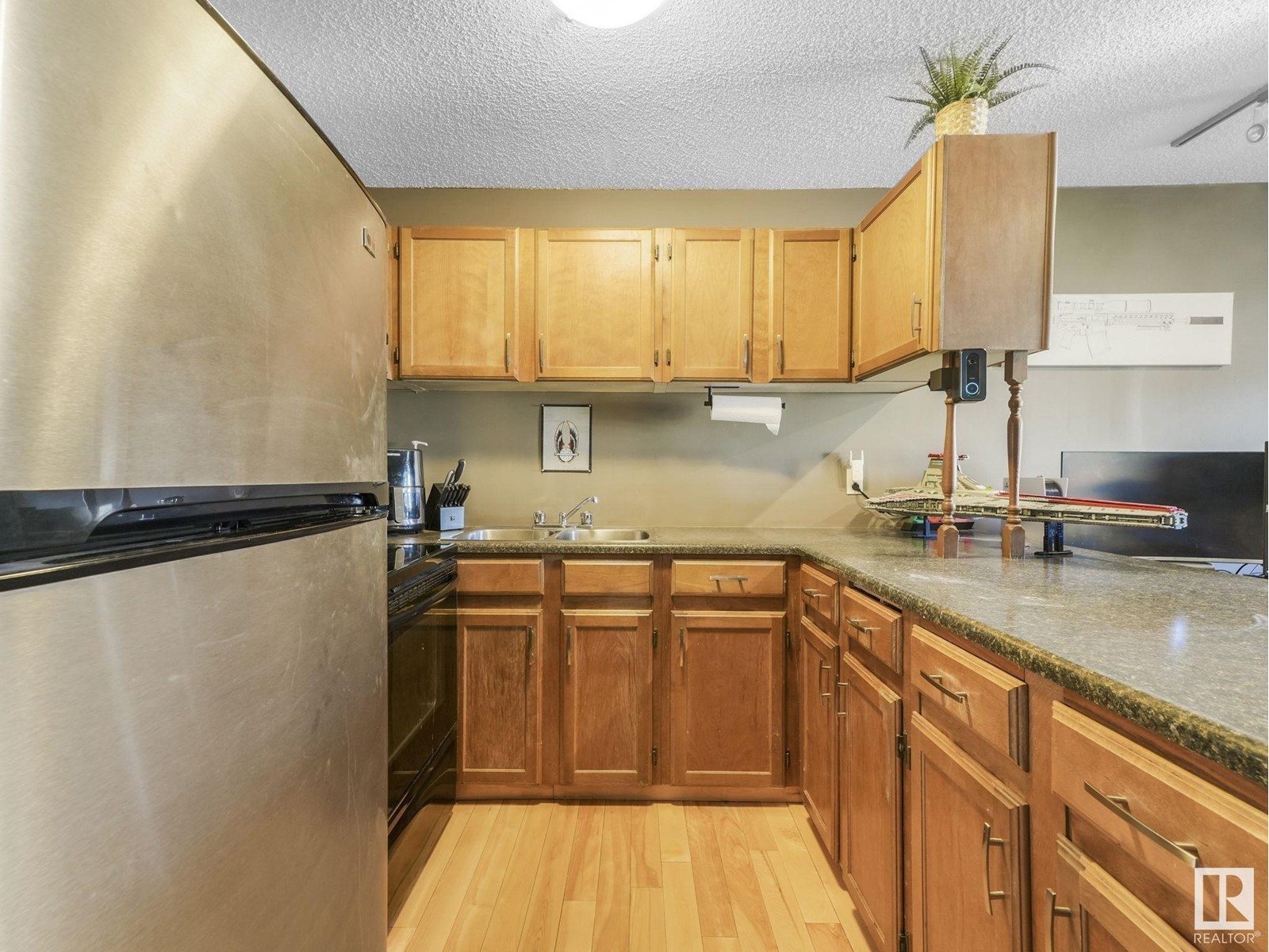 Property at #9 10931 83 St NW NW image 4