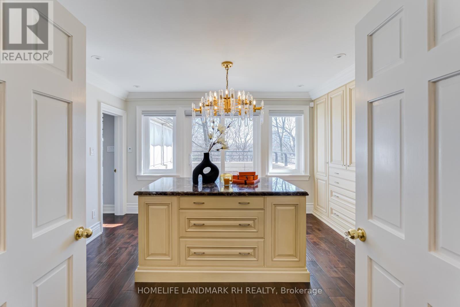 1 Ridgewood Road, Toronto (Forest Hill South), Ontario  M5P 1T4 - Photo 25 - C12097613