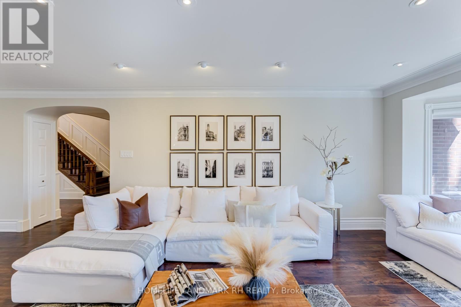 1 Ridgewood Road, Toronto (Forest Hill South), Ontario  M5P 1T4 - Photo 4 - C12097613