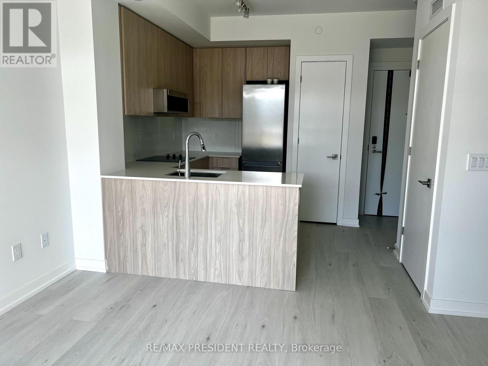 503 - 2501 Saw Whet Boulevard, Oakville, Ontario  L6M 5N2 - Photo 4 - W12097591