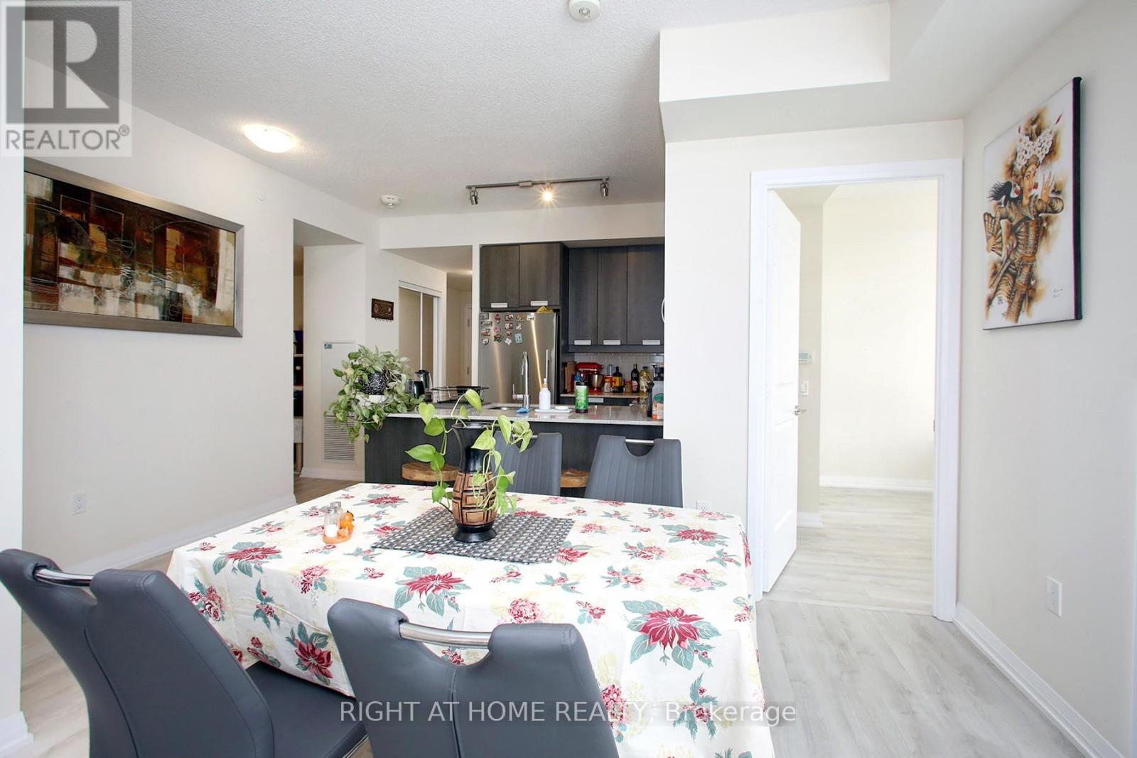 408 - 65 Watergarden Drive, Mississauga, Ontario  L5R 0G9 - Photo 6 - W12097596