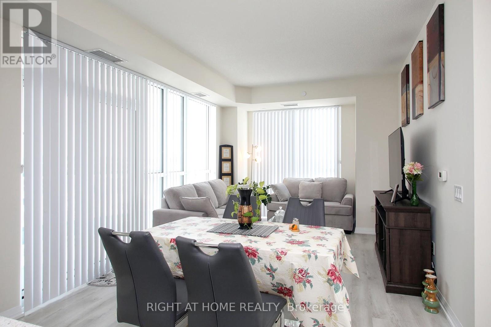 408 - 65 Watergarden Drive, Mississauga, Ontario  L5R 0G9 - Photo 7 - W12097596