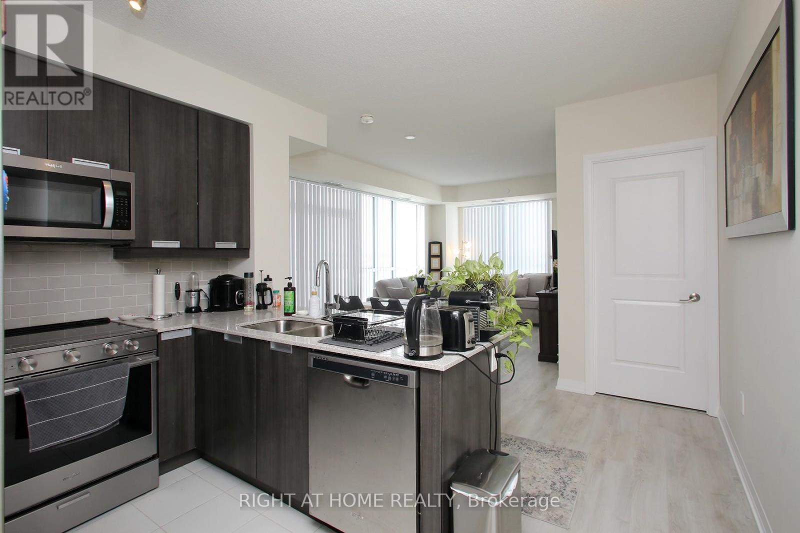 408 - 65 Watergarden Drive, Mississauga, Ontario  L5R 0G9 - Photo 9 - W12097596