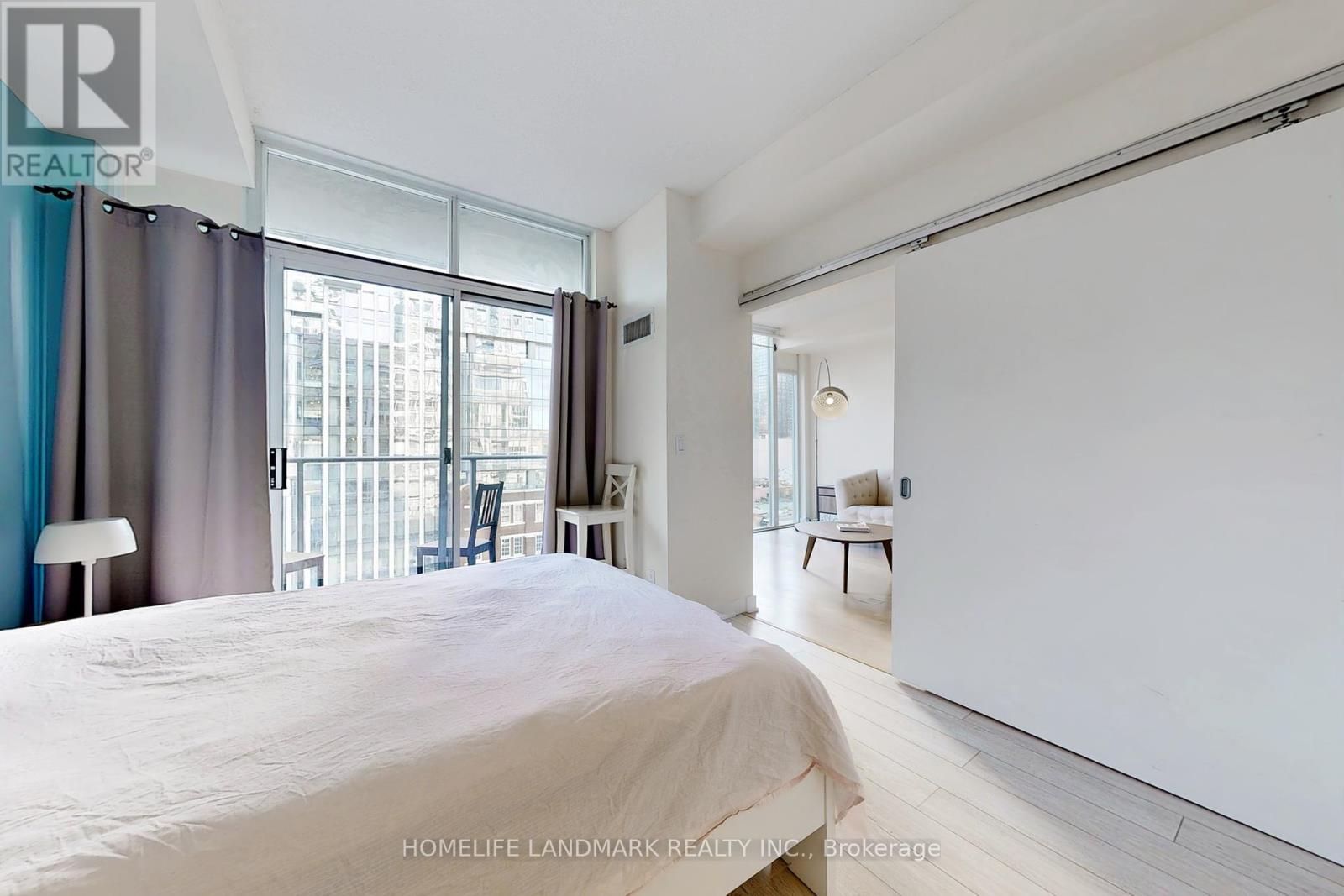 1001 - 21 Nelson Street, Toronto, Ontario  M5V 3H9 - Photo 17 - C12097614