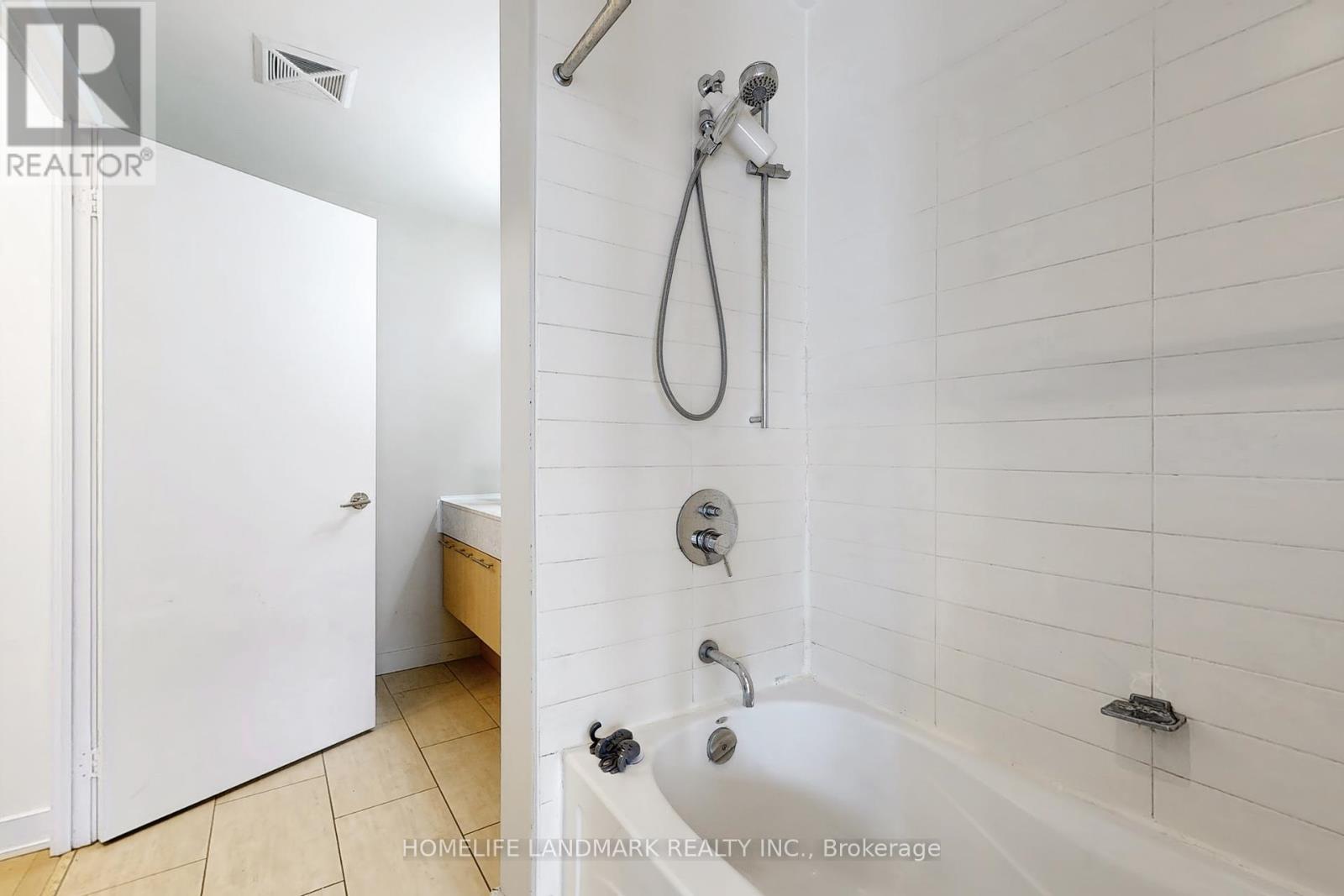 1001 - 21 Nelson Street, Toronto, Ontario  M5V 3H9 - Photo 21 - C12097614