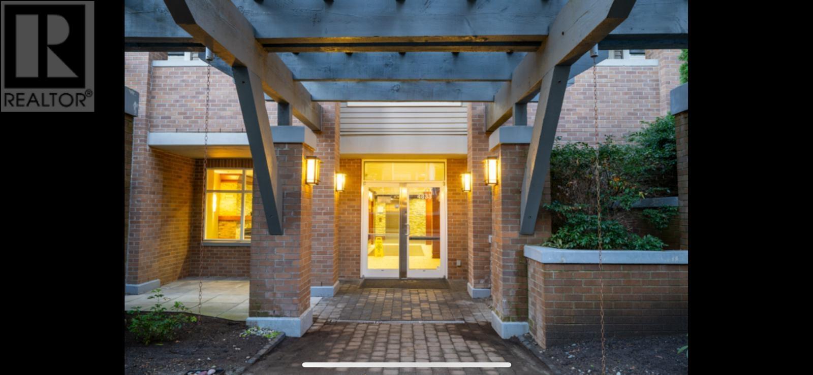 Listing Picture 9 of 33 : 218 4833 BRENTWOOD DRIVE, Burnaby / 本拿比 - 魯藝地產 Yvonne Lu Group - MLS Medallion Club Member