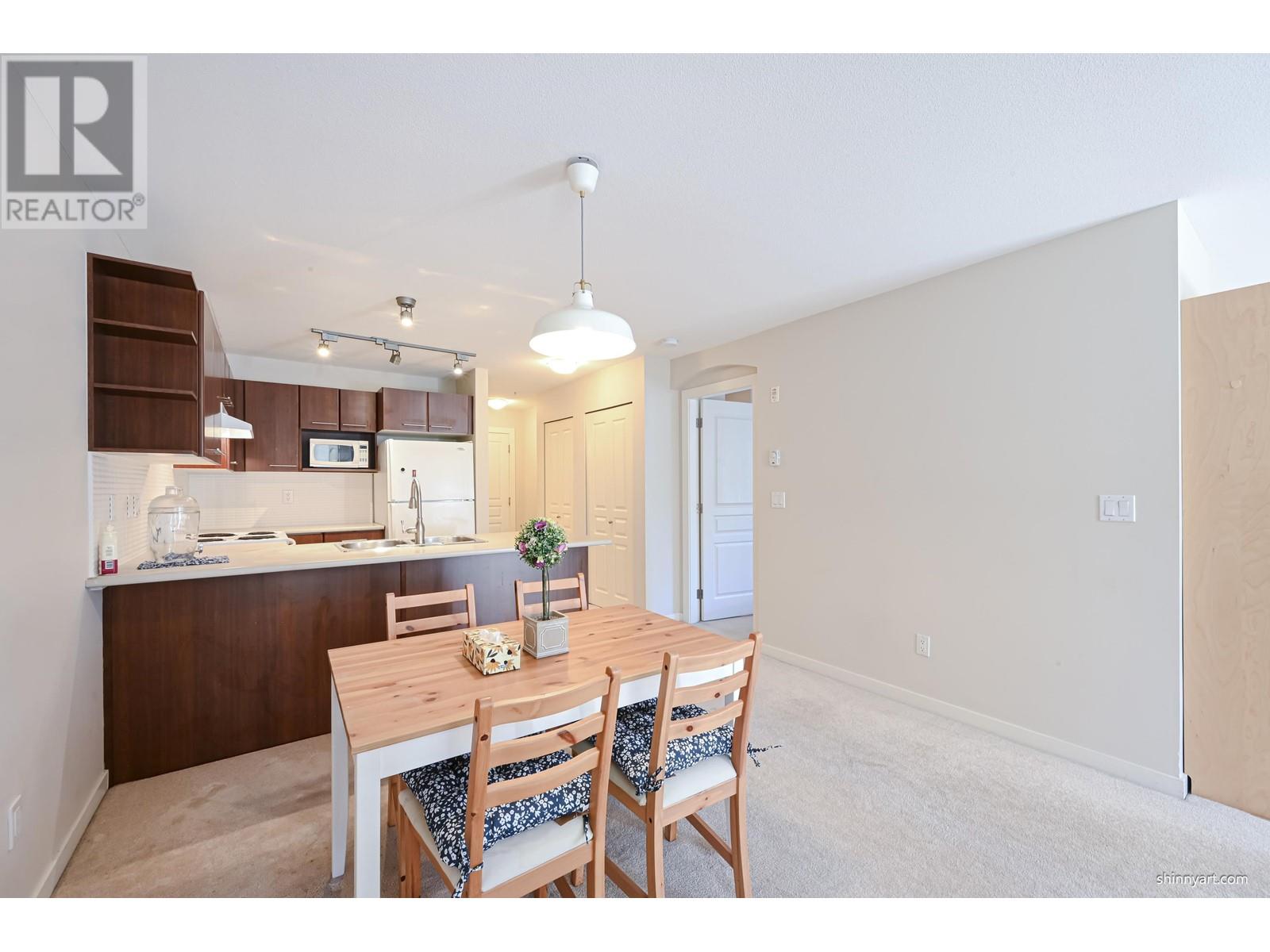 Listing Picture 26 of 33 : 218 4833 BRENTWOOD DRIVE, Burnaby / 本拿比 - 魯藝地產 Yvonne Lu Group - MLS Medallion Club Member
