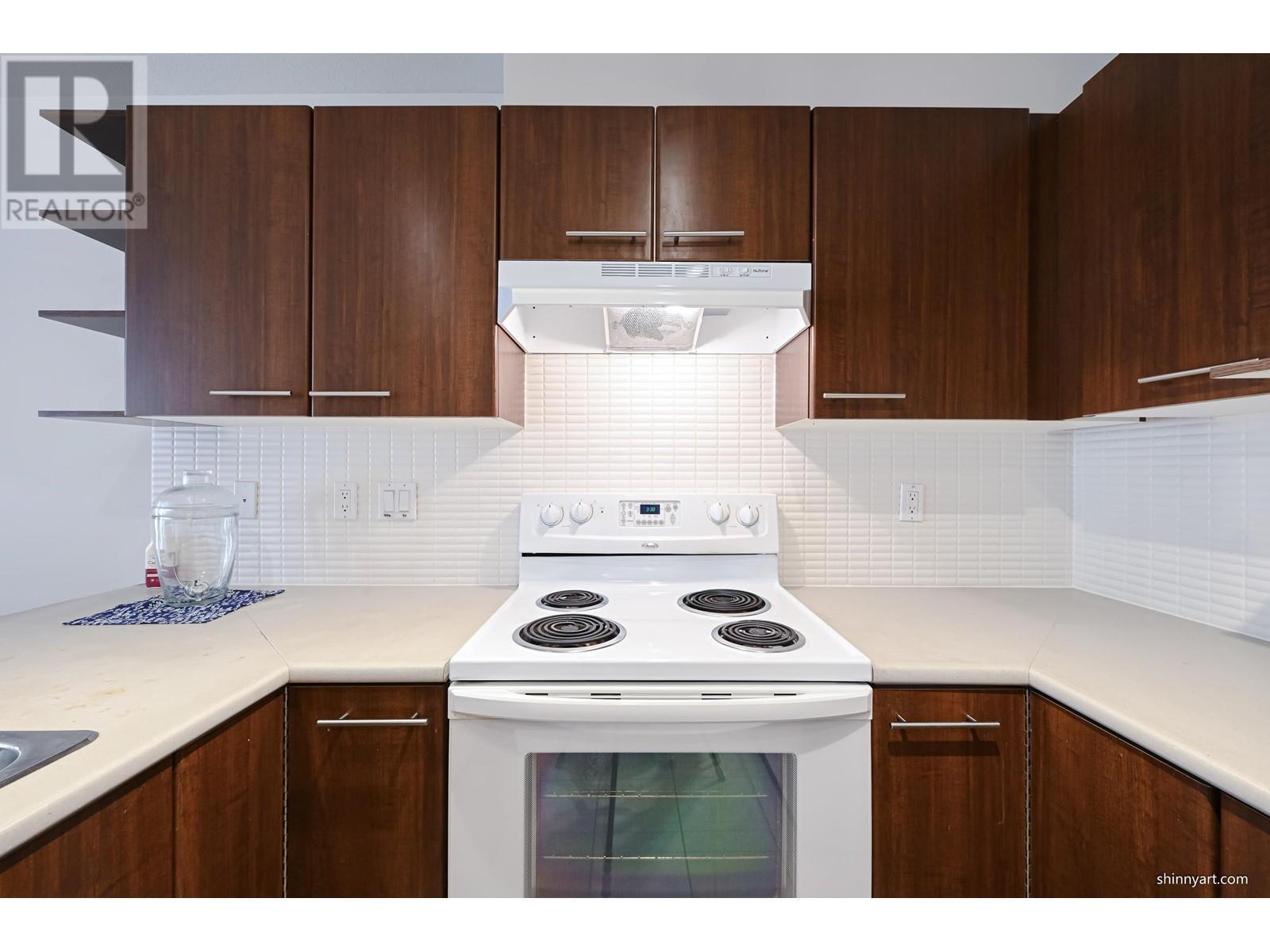 Listing Picture 29 of 33 : 218 4833 BRENTWOOD DRIVE, Burnaby / 本拿比 - 魯藝地產 Yvonne Lu Group - MLS Medallion Club Member