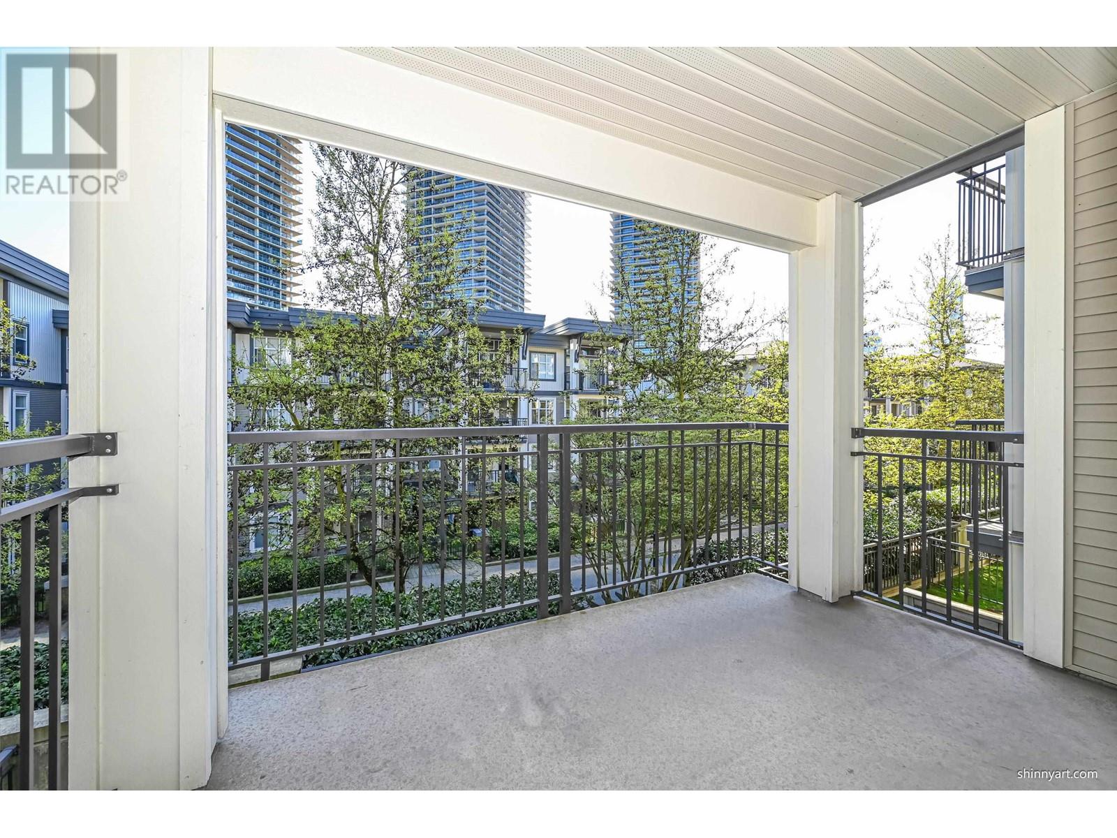 Listing Picture 18 of 33 : 218 4833 BRENTWOOD DRIVE, Burnaby / 本拿比 - 魯藝地產 Yvonne Lu Group - MLS Medallion Club Member