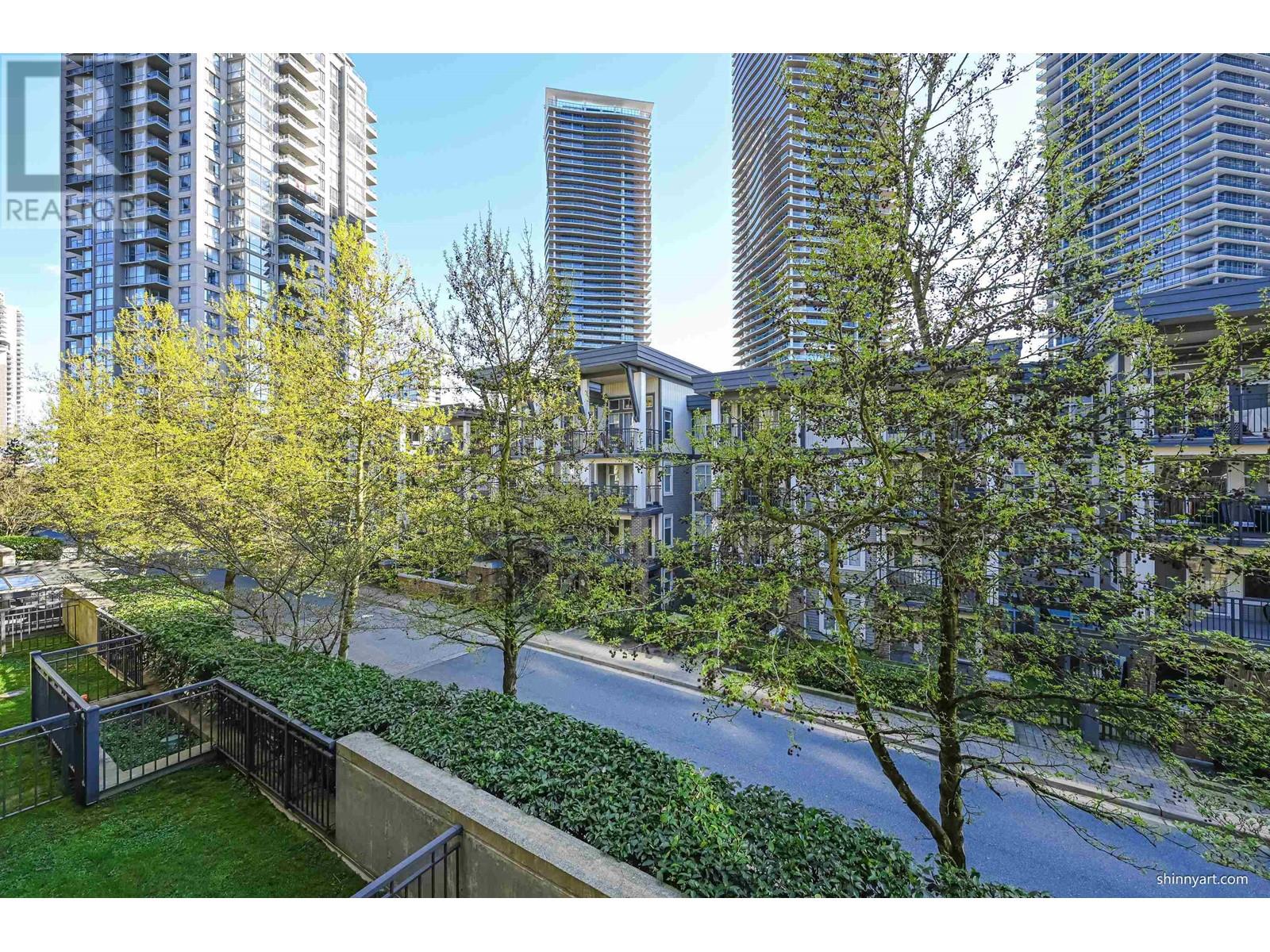 Listing Picture 20 of 33 : 218 4833 BRENTWOOD DRIVE, Burnaby / 本拿比 - 魯藝地產 Yvonne Lu Group - MLS Medallion Club Member