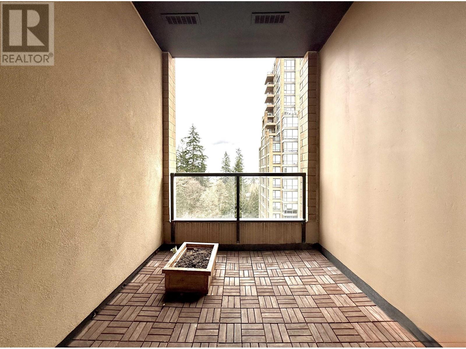 Listing Picture 21 of 32 : 901 7368 SANDBORNE AVENUE, Burnaby / 本拿比 - 魯藝地產 Yvonne Lu Group - MLS Medallion Club Member