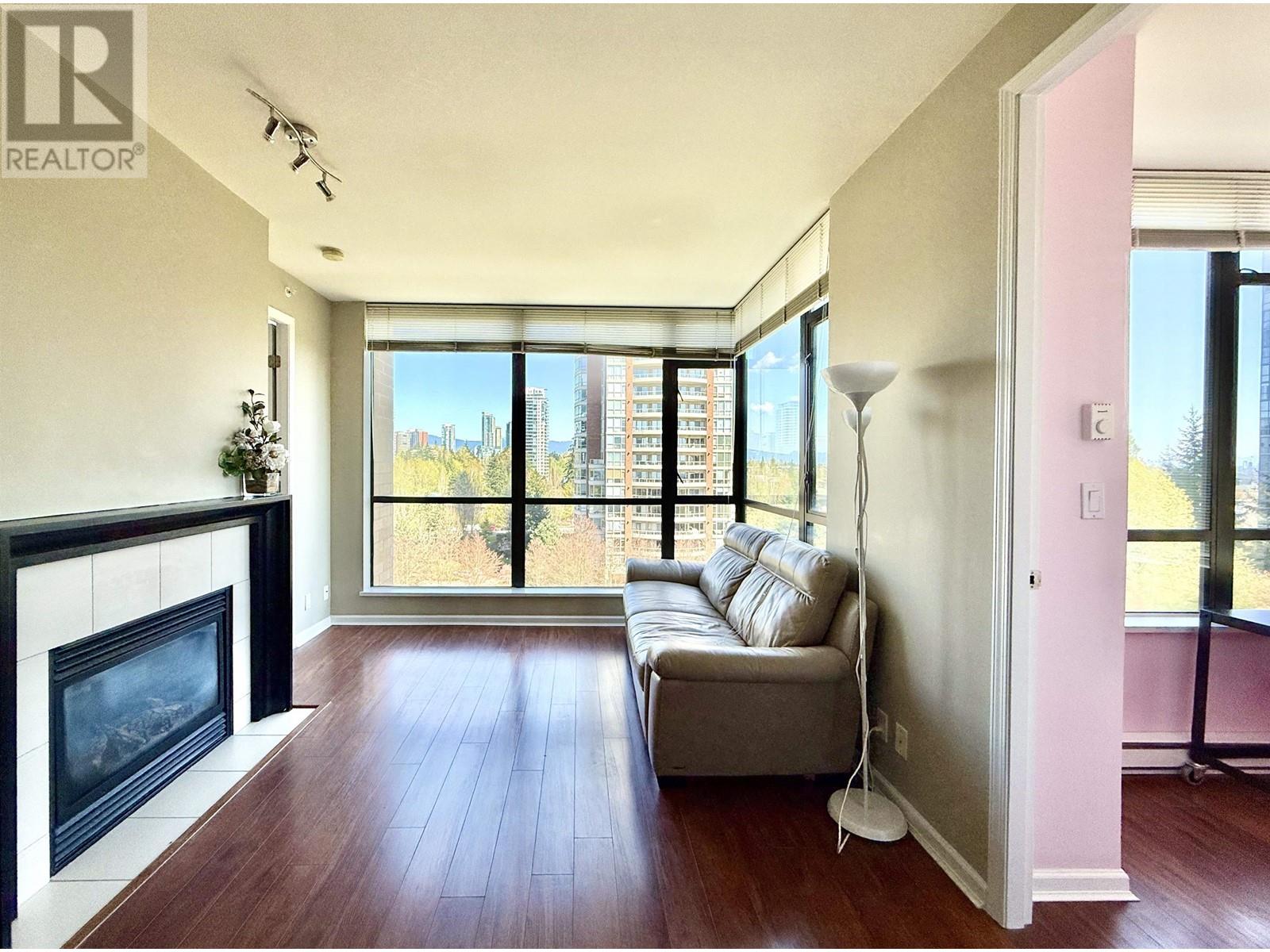 Listing Picture 6 of 32 : 901 7368 SANDBORNE AVENUE, Burnaby / 本拿比 - 魯藝地產 Yvonne Lu Group - MLS Medallion Club Member