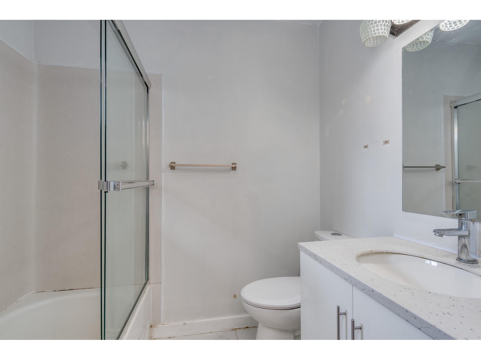 33914 George Ferguson Way, Abbotsford, British Columbia  V2S 2M9 - Photo 11 - R2993177