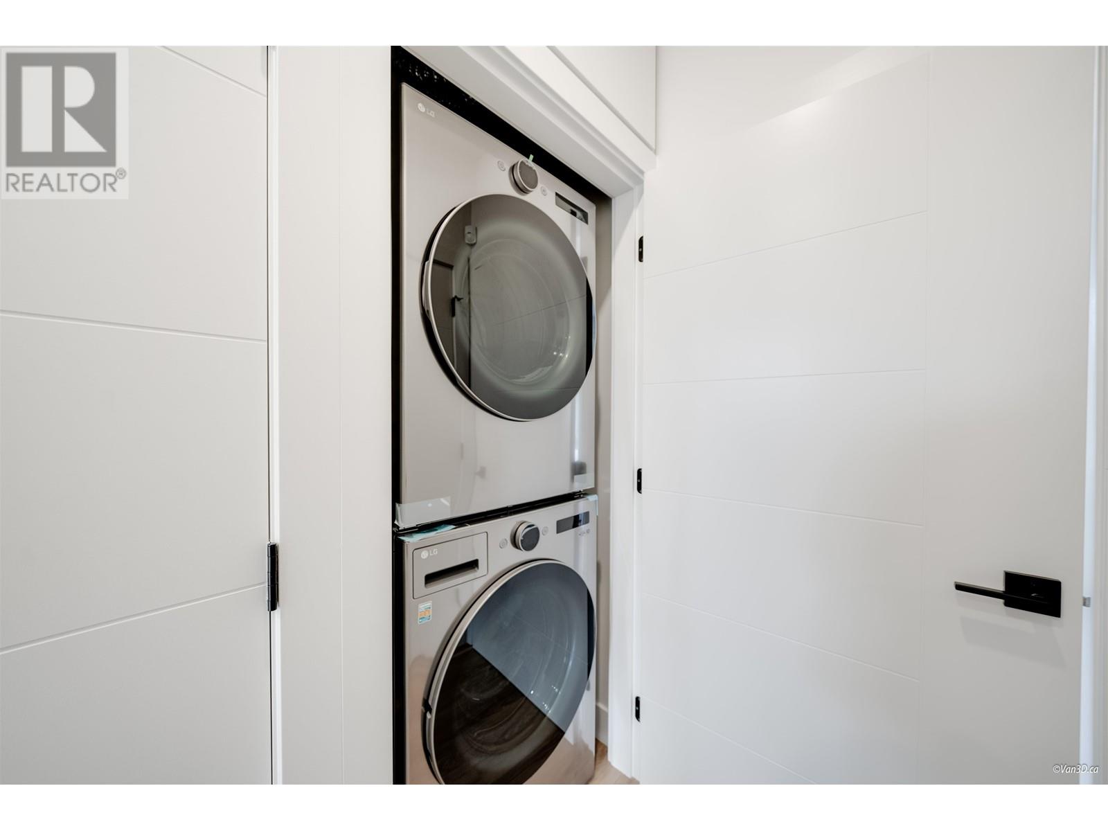 Listing Picture 13 of 32 : 1812 E 55TH AVENUE, Vancouver / 溫哥華 - 魯藝地產 Yvonne Lu Group - MLS Medallion Club Member
