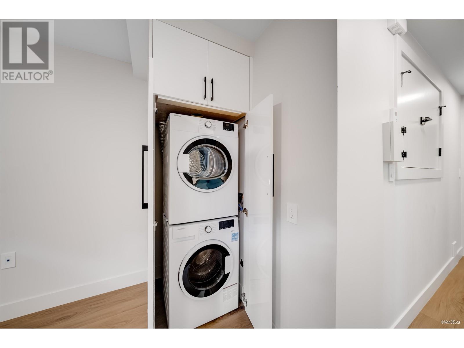 Listing Picture 24 of 32 : 1812 E 55TH AVENUE, Vancouver / 溫哥華 - 魯藝地產 Yvonne Lu Group - MLS Medallion Club Member