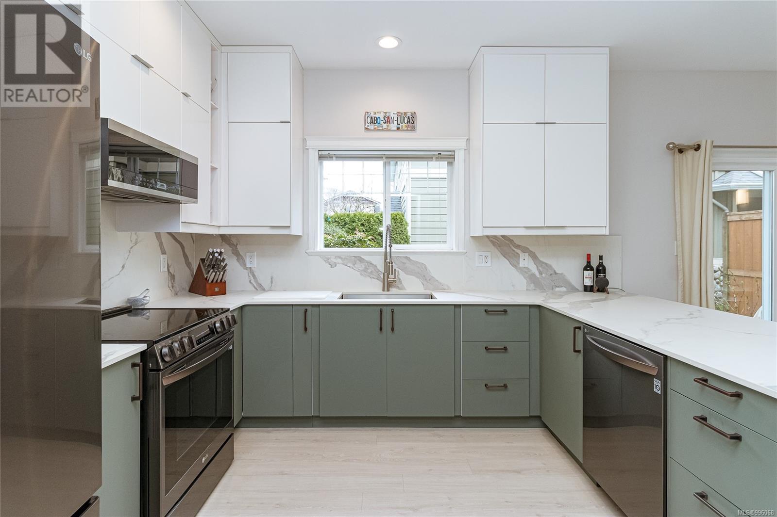 Property at 129 951 Goldstream Ave image 2