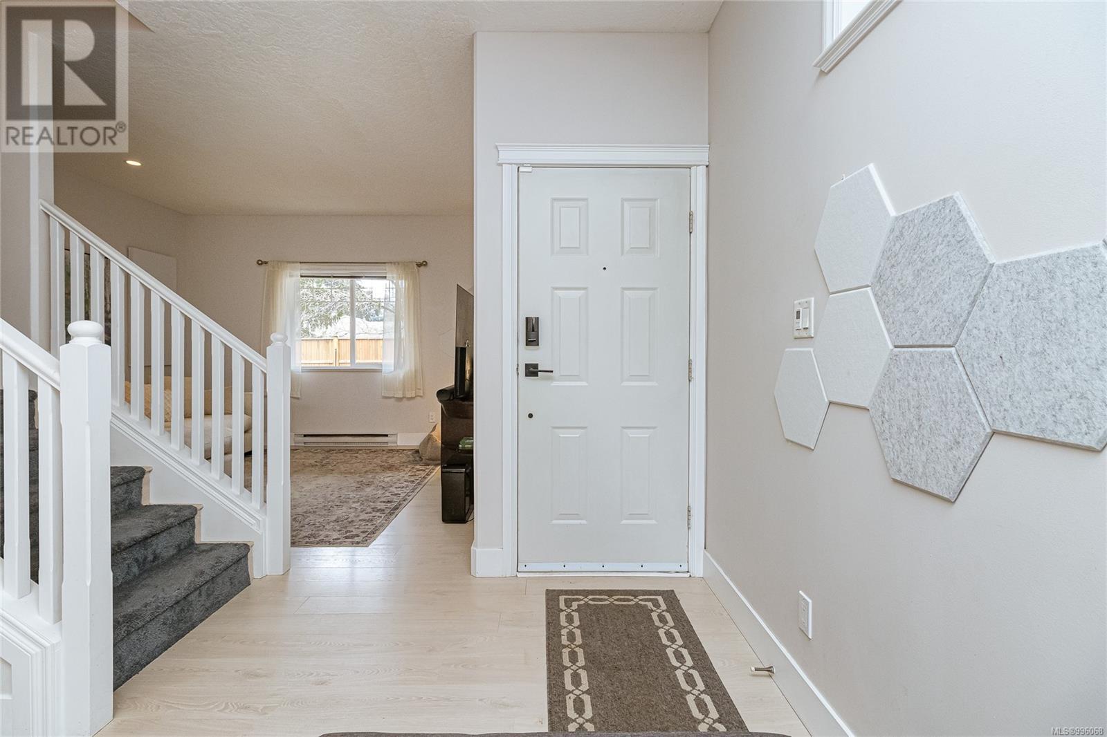 Property at 129 951 Goldstream Ave image 5