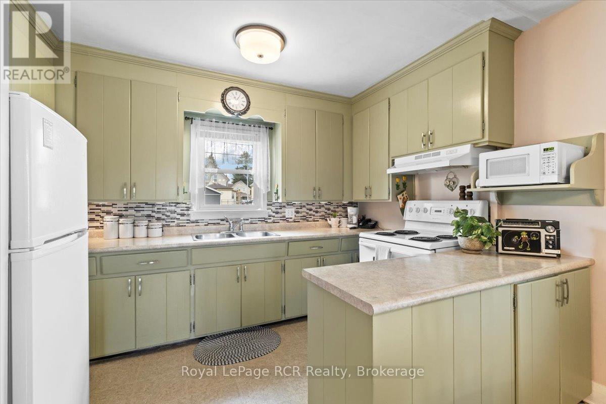 503 13th Street, Hanover, Ontario  N4N 1Y3 - Photo 15 - X12097674