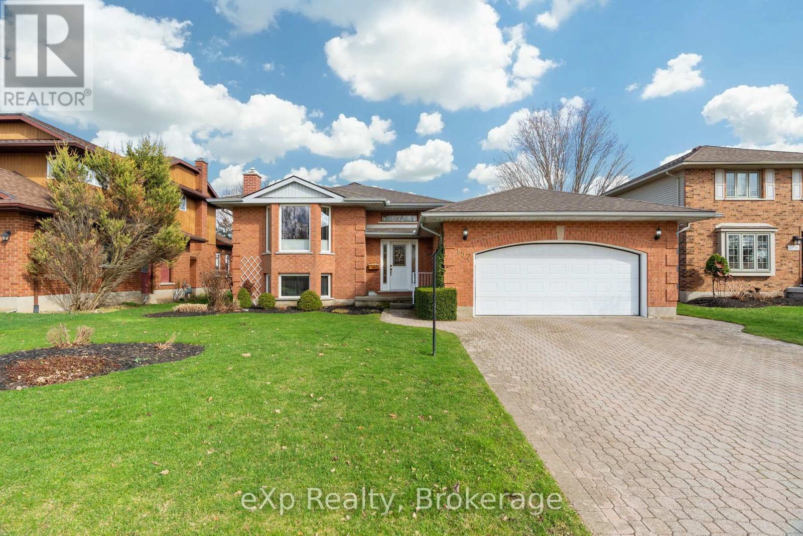 157 BRIARHILL DRIVE, Stratford, Ontario