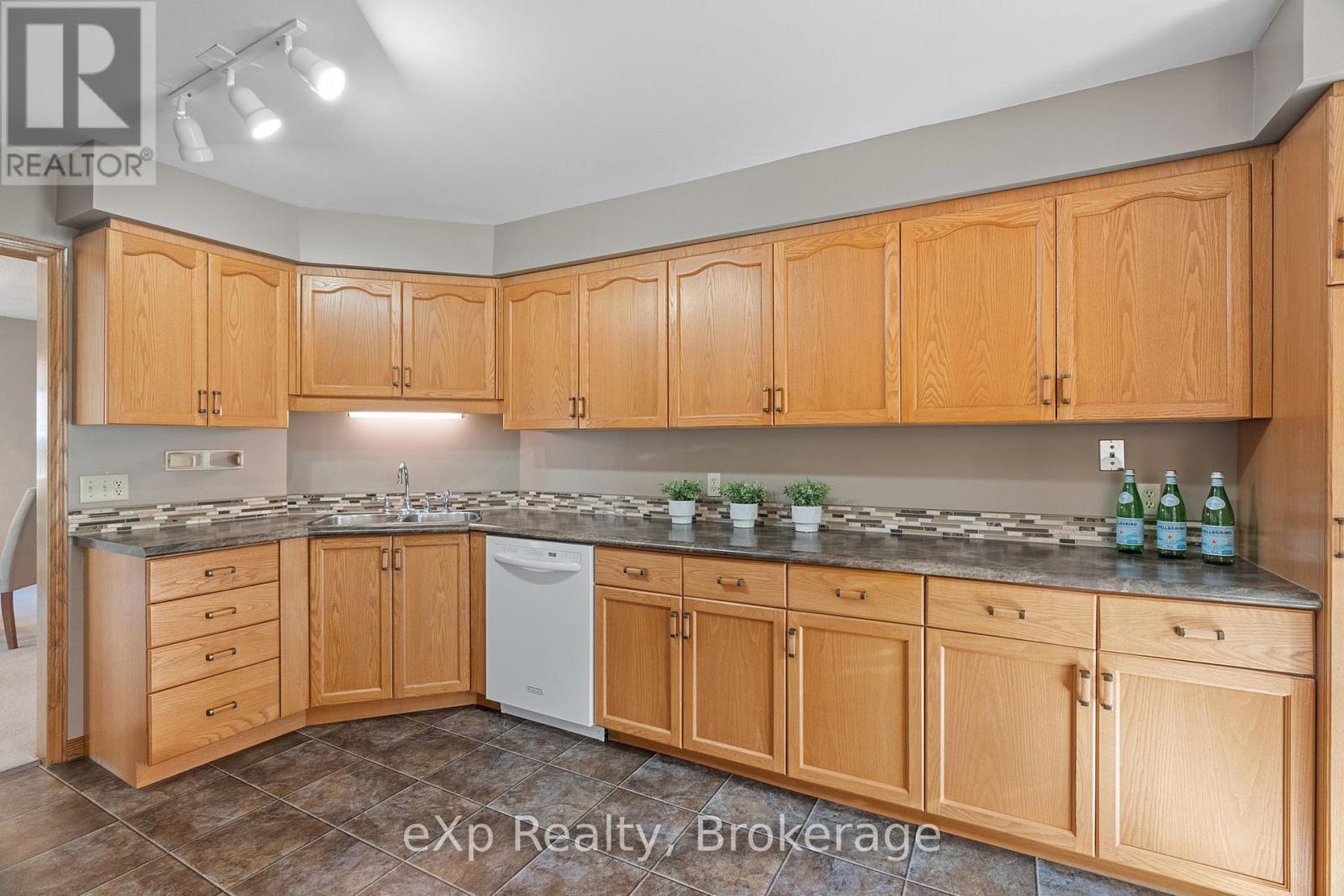 157 Briarhill Drive, Stratford, Ontario  N5A 6N6 - Photo 15 - X12097678