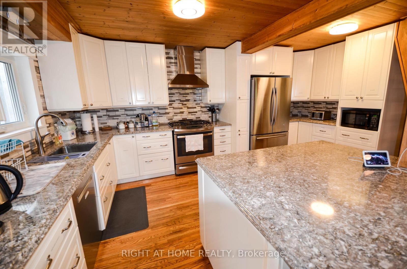 49 Winfield Drive, Tay, Ontario  L0K 2A0 - Photo 6 - S12097638