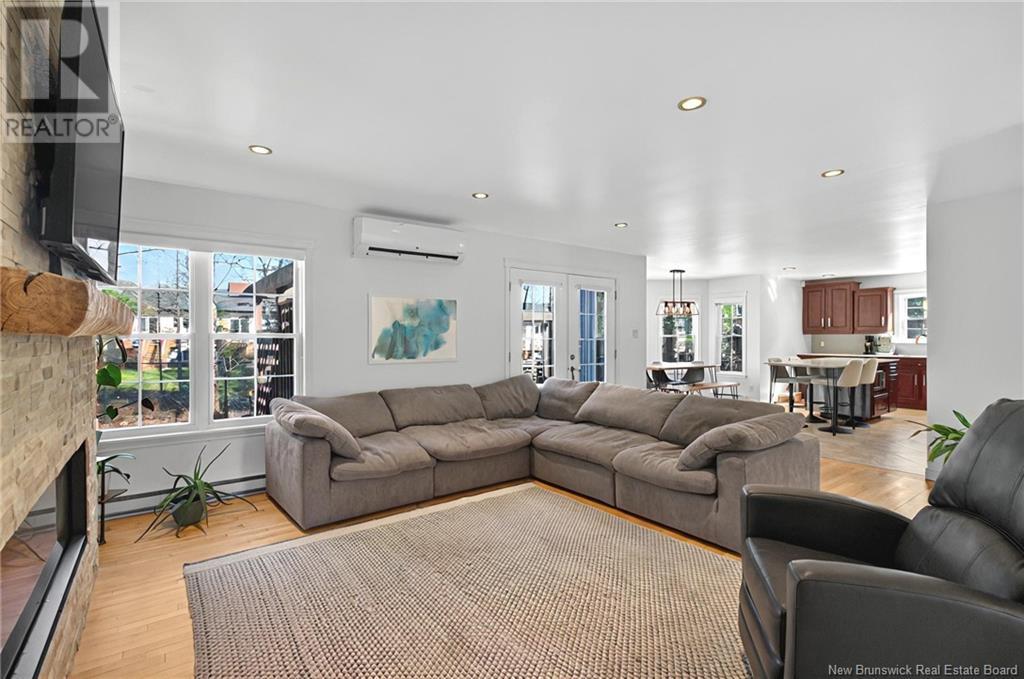 Property at 54 Tranquille Street image 3