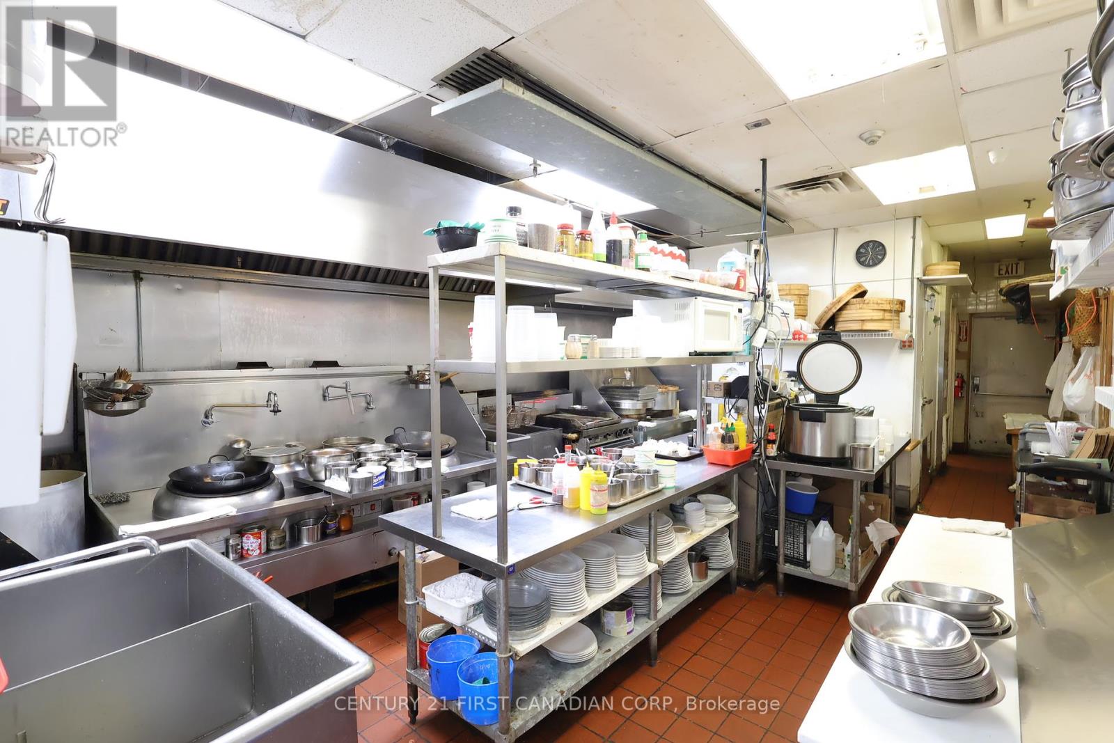 16 - 1080 Adelaide Street N, London East, Ontario  N5Y 2N1 - Photo 11 - X12097663