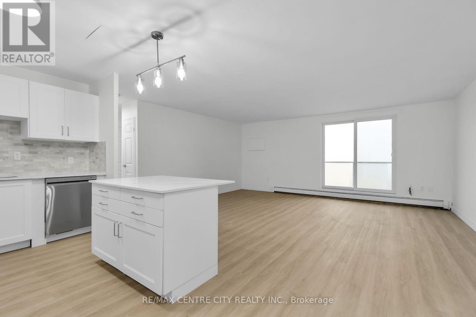 Property at 1002 - 583 MORNINGTON AVENUE image 3