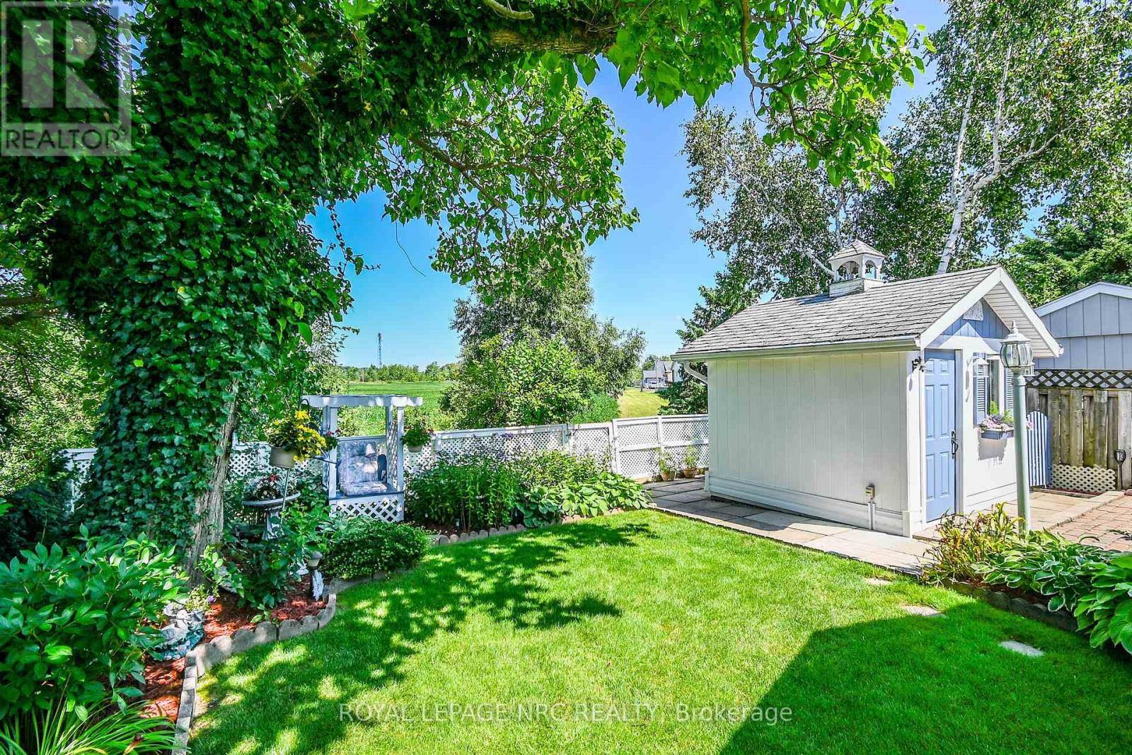31 Rollins Drive, Welland, Ontario  L3C 6Z8 - Photo 5 - X12097694