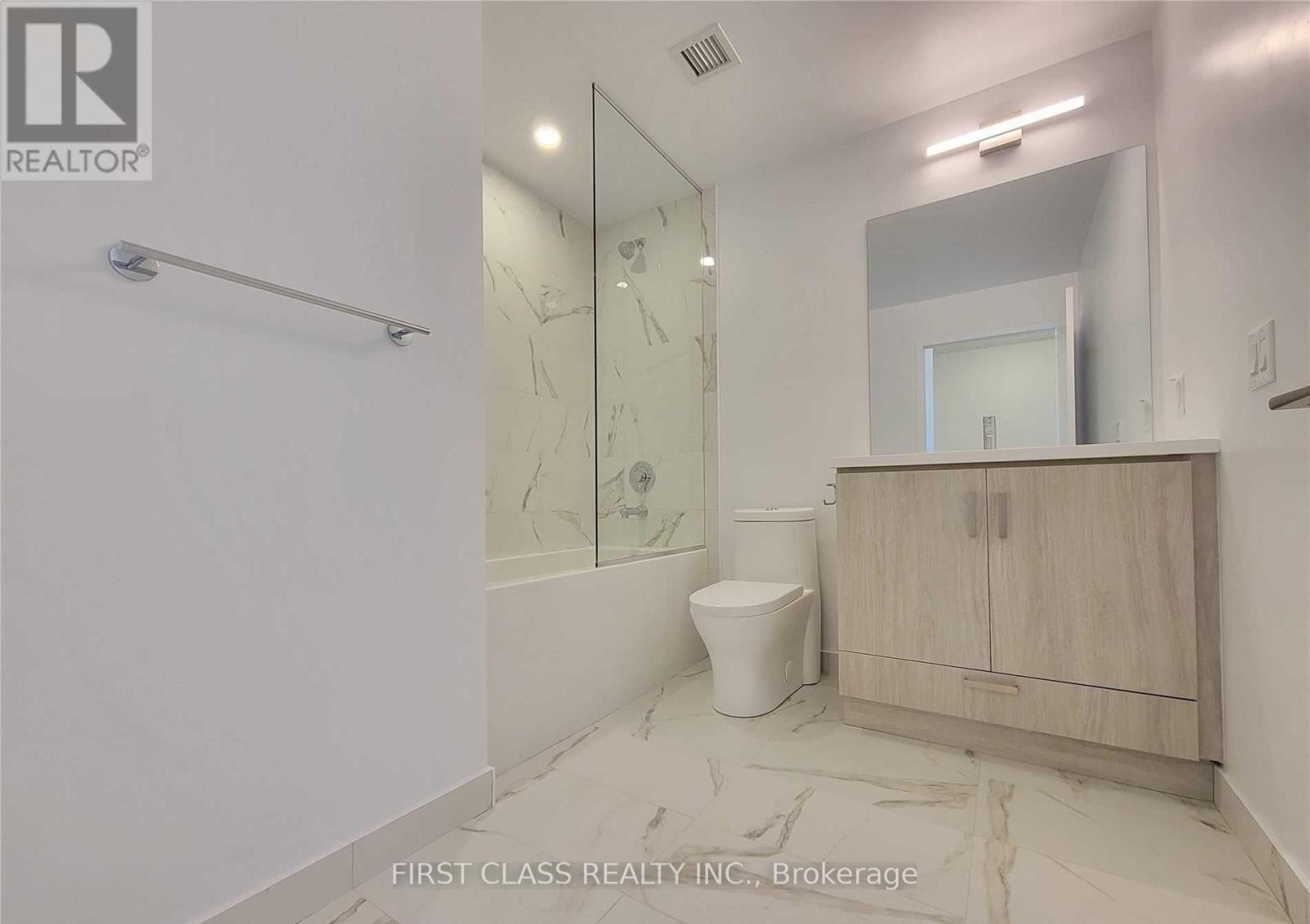 2116 (Penthouse) - 38 Honeycrisp Crescent, Vaughan, Ontario  L4K 0M8 - Photo 11 - N12097639