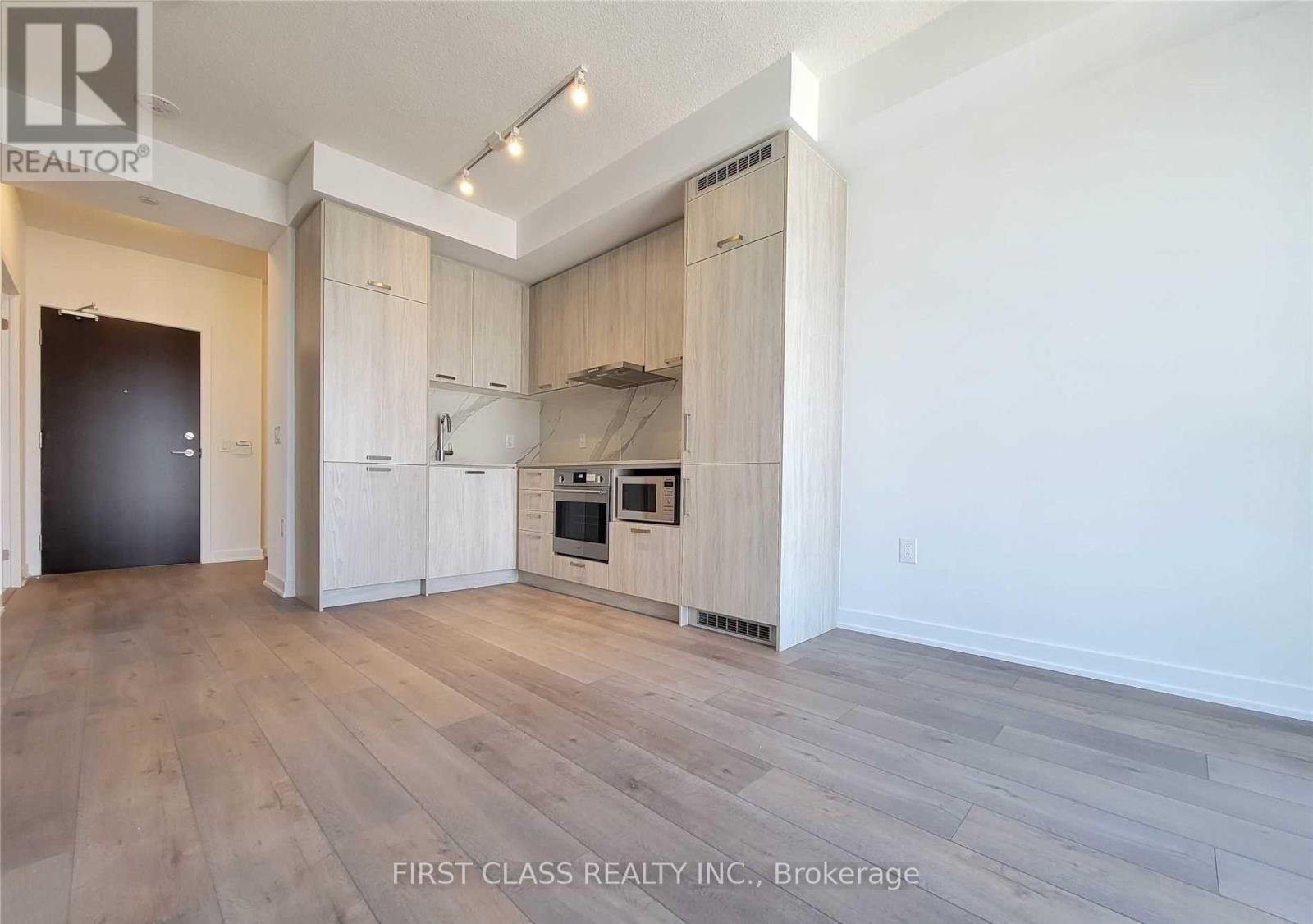 2116 (Penthouse) - 38 Honeycrisp Crescent, Vaughan, Ontario  L4K 0M8 - Photo 6 - N12097639