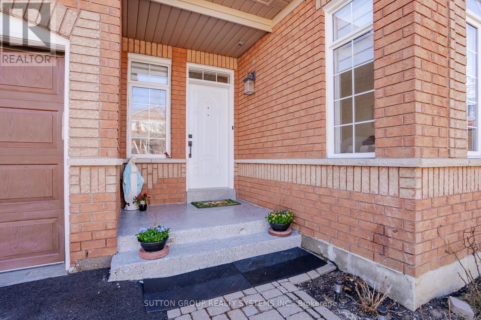 Property at 3856 EDGECLIFFE RUN image 4