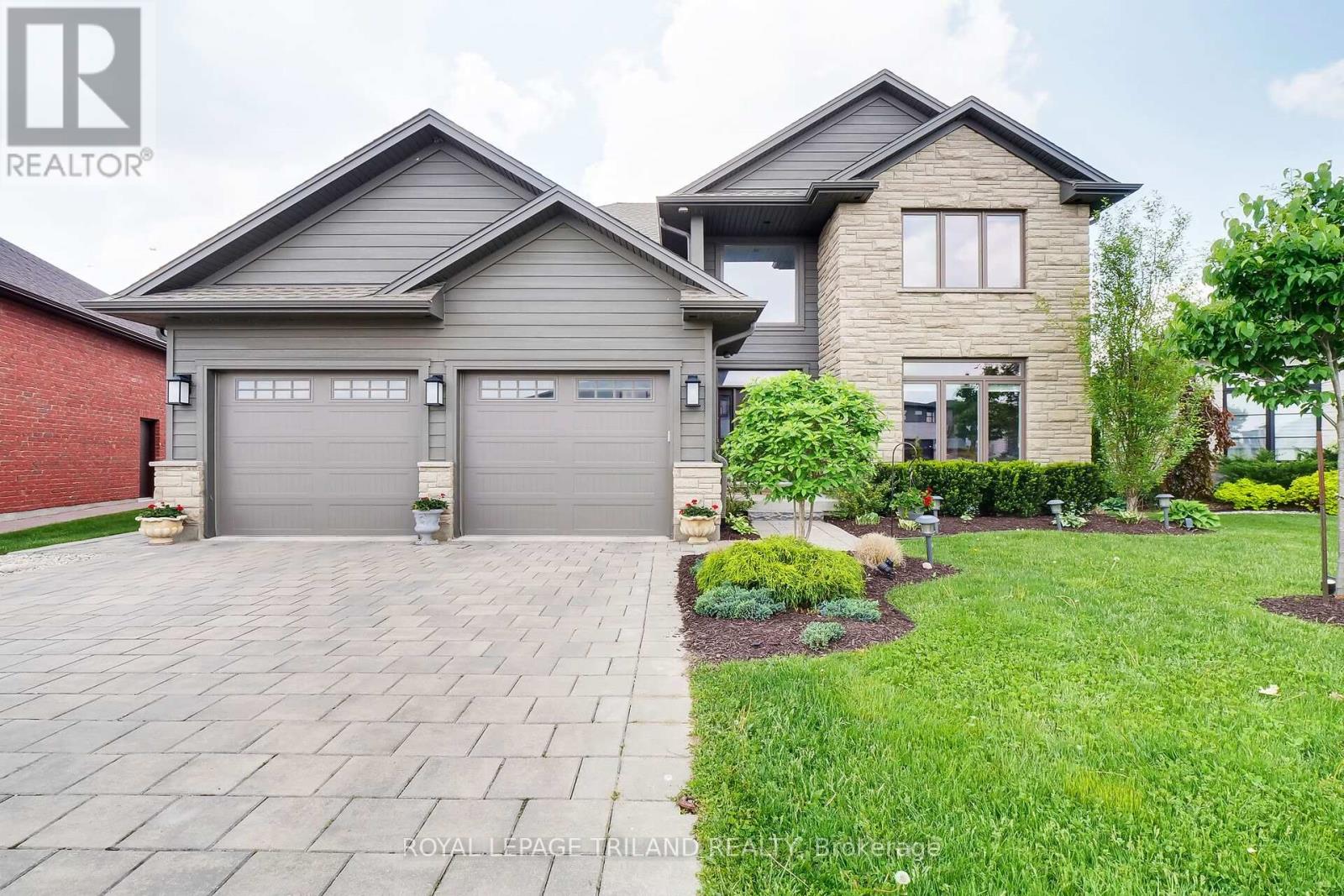 2430 Brayford Crescent