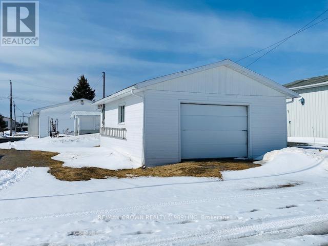 214 Balmoral Avenue, Mattice-Val Cote, Ontario  P0L 1T0 - Photo 6 - T12097729
