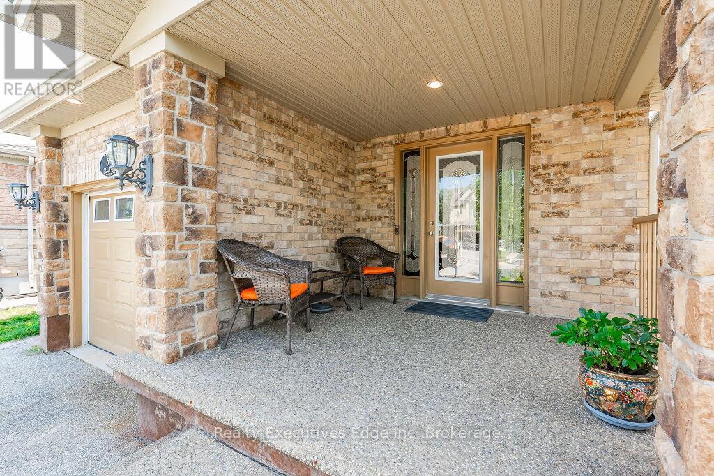 67 Revell Drive, Guelph, Ontario  N1G 0B1 - Photo 6 - X12097730
