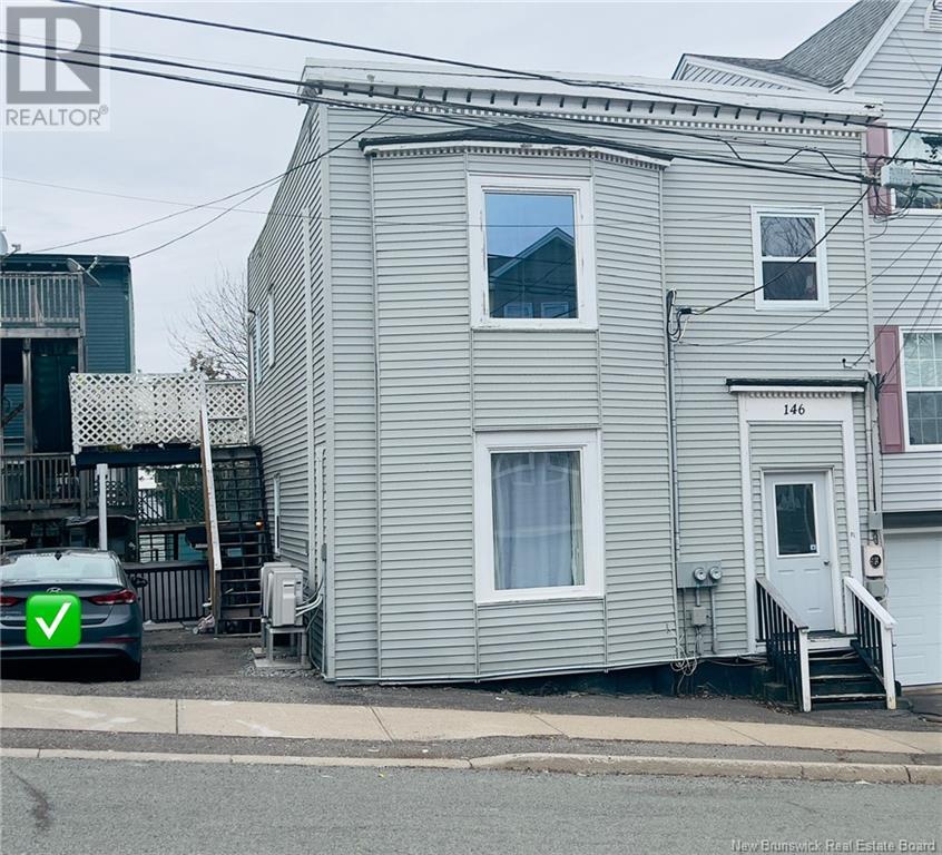 Property at 146 WENTWORTH image 2