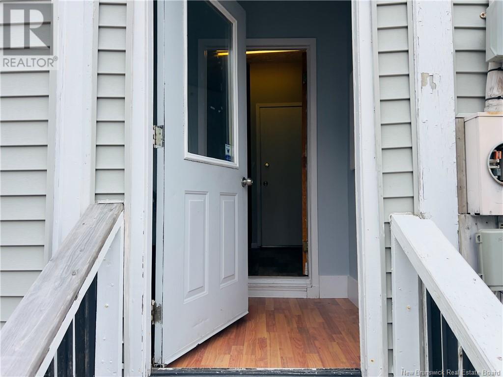 Property at 146 WENTWORTH image 4