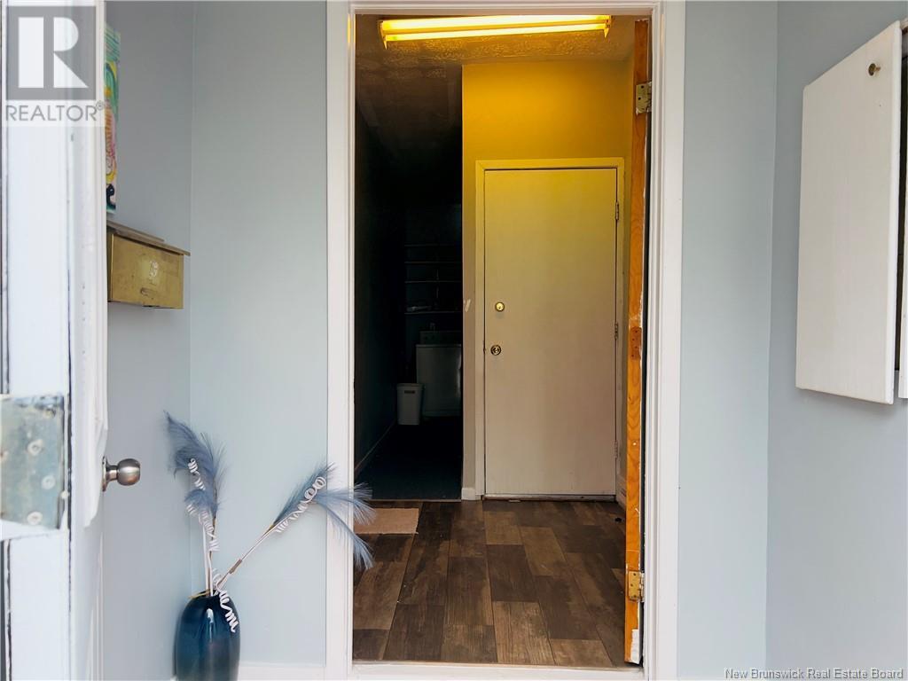 Property at 146 WENTWORTH image 5