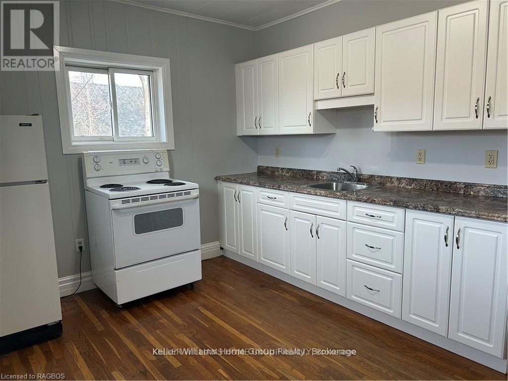 224 7th Street E, Owen Sound, Ontario  N4K 1H9 - Photo 7 - X12053779