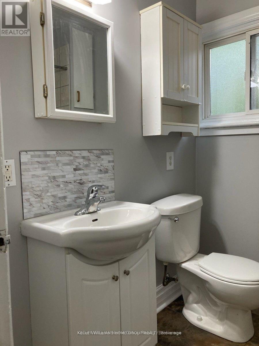 224 7th Street E, Owen Sound, Ontario  N4K 1H9 - Photo 9 - X12053779
